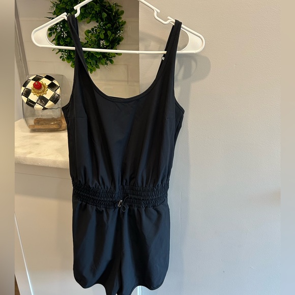 Abercrombie travel romper - Picture 2 of 3